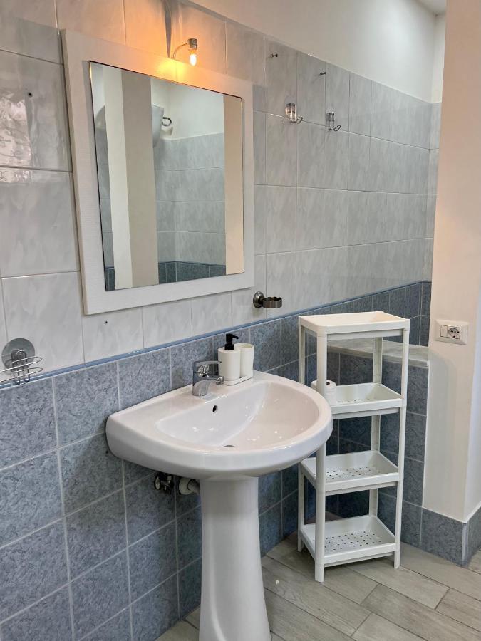 Dimora Diego Hotel Наполи Екстериор снимка