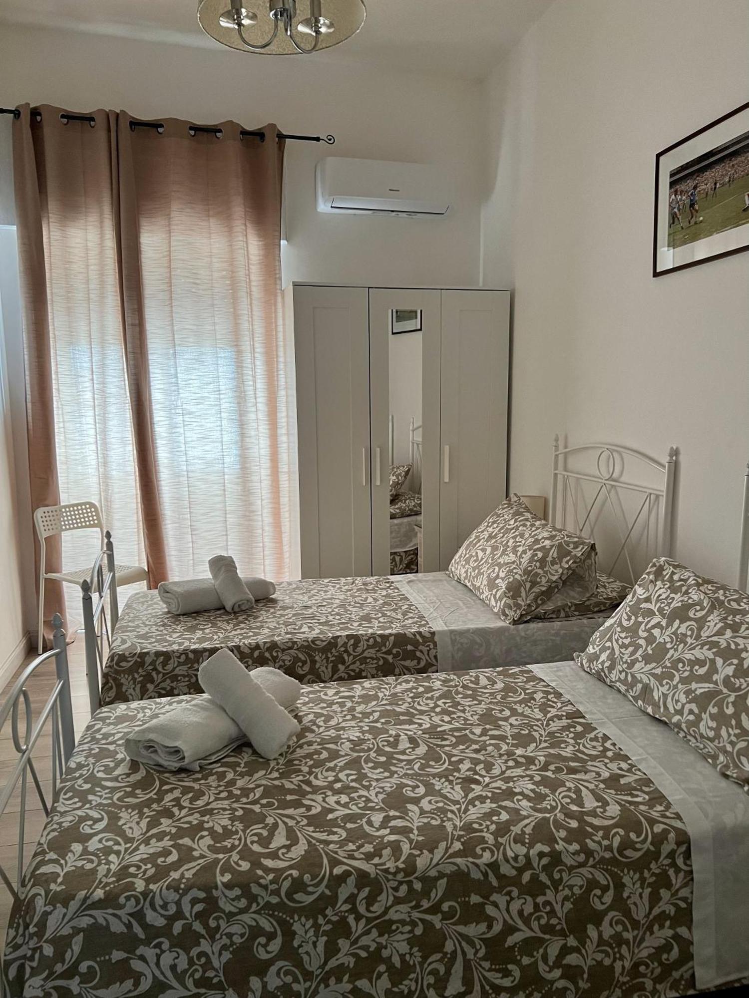 Dimora Diego Hotel Наполи Екстериор снимка