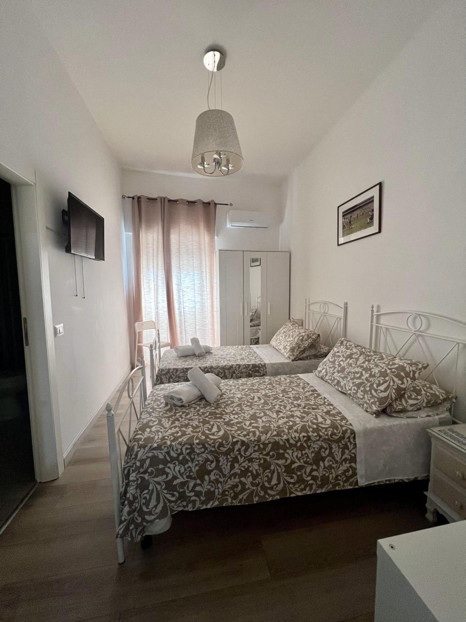 Dimora Diego Hotel Наполи Екстериор снимка